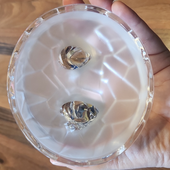 Royal Crystal Mother & Baby Penguin On Frosted Base Paperweight - Picture 9 of 14